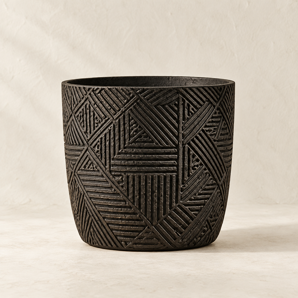 ALLEON HOME Kasai Weave Planter M on warm ivory studio background